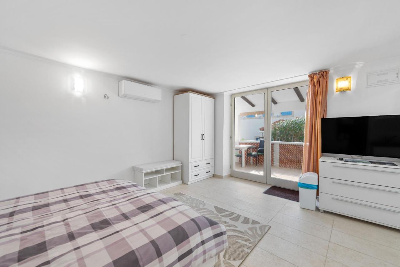 Apartments Joni Cikat Mali Losinj Exterior photo