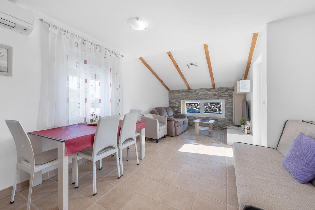 Apartments Joni Cikat Mali Losinj Exterior photo