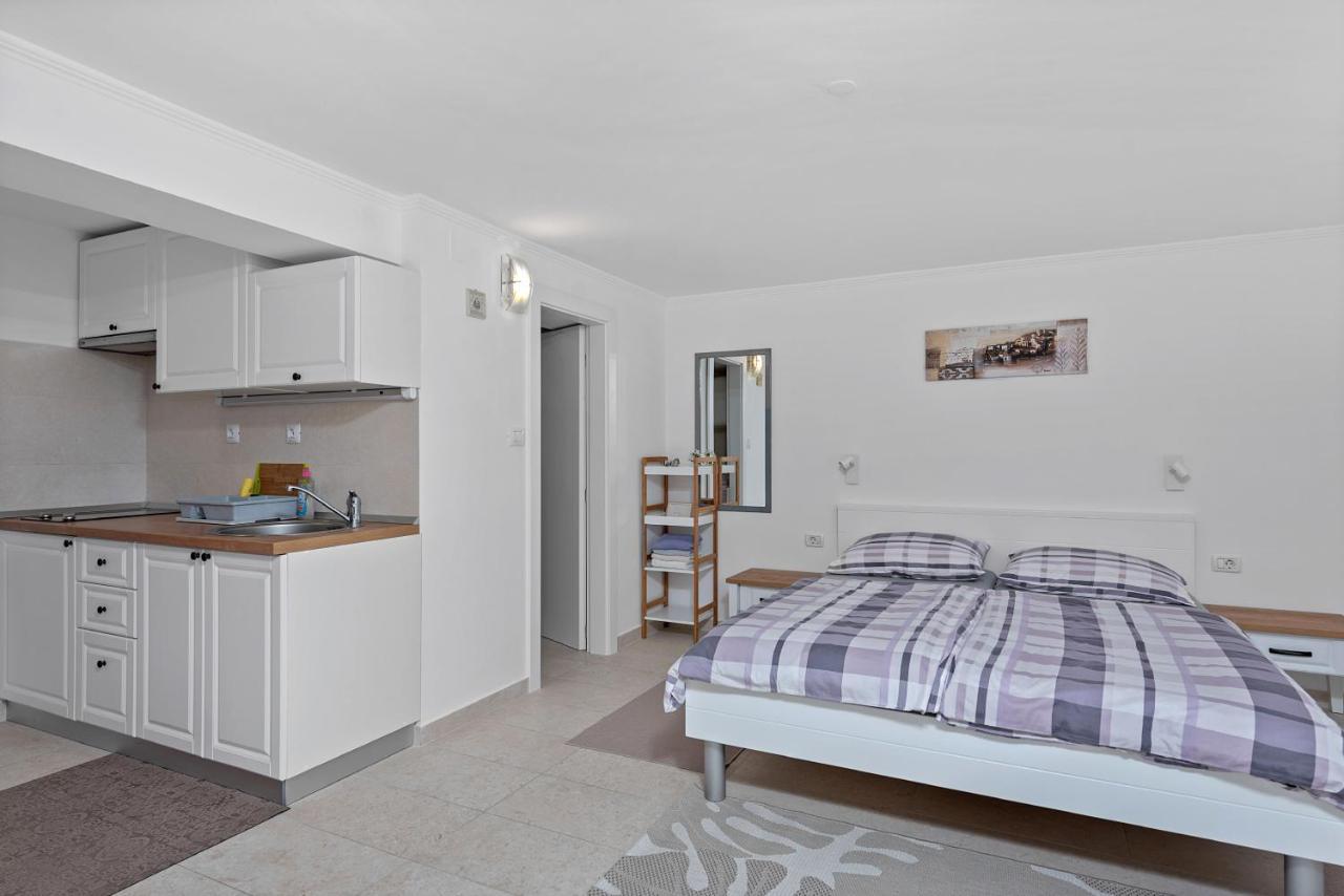 Apartments Joni Cikat Mali Losinj Exterior photo