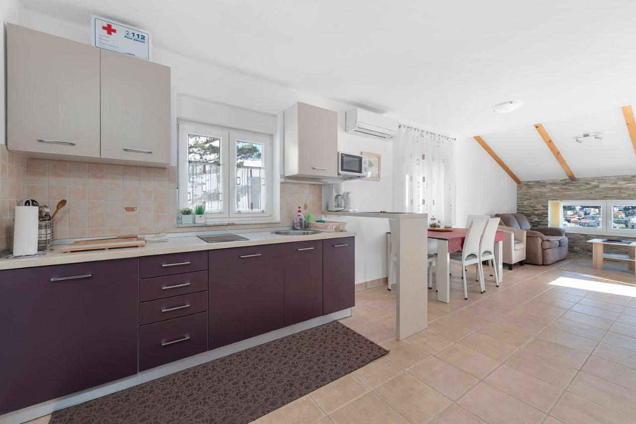 Apartments Joni Cikat Mali Losinj Exterior photo