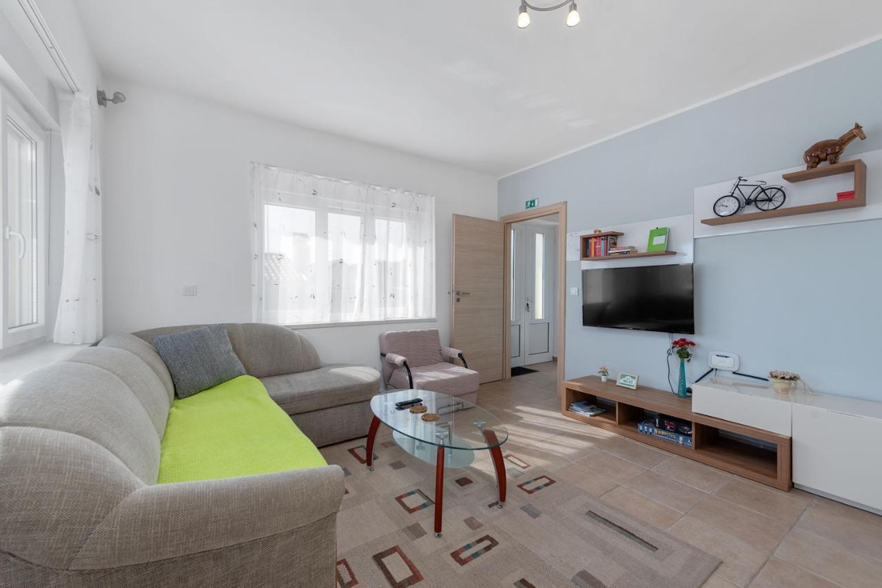 Apartments Joni Cikat Mali Losinj Exterior photo