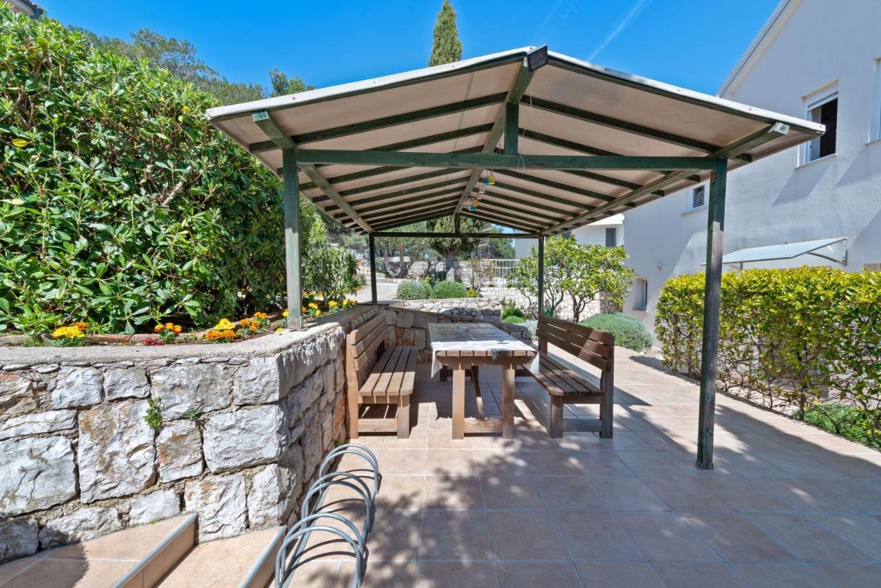 Apartments Joni Cikat Mali Losinj Exterior photo
