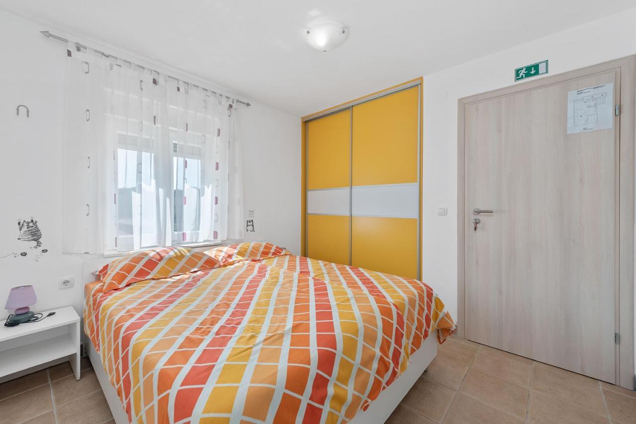 Apartments Joni Cikat Mali Losinj Exterior photo