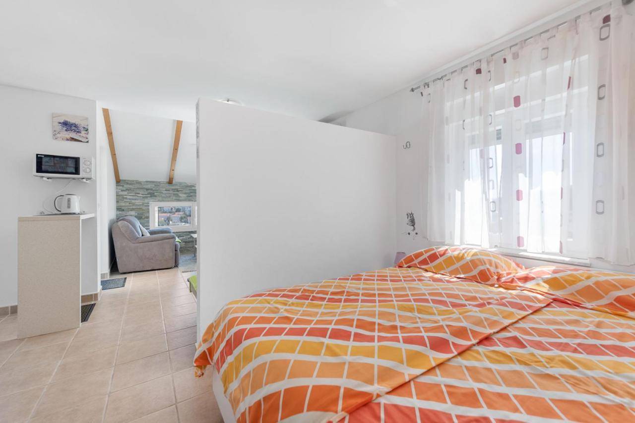 Apartments Joni Cikat Mali Losinj Exterior photo